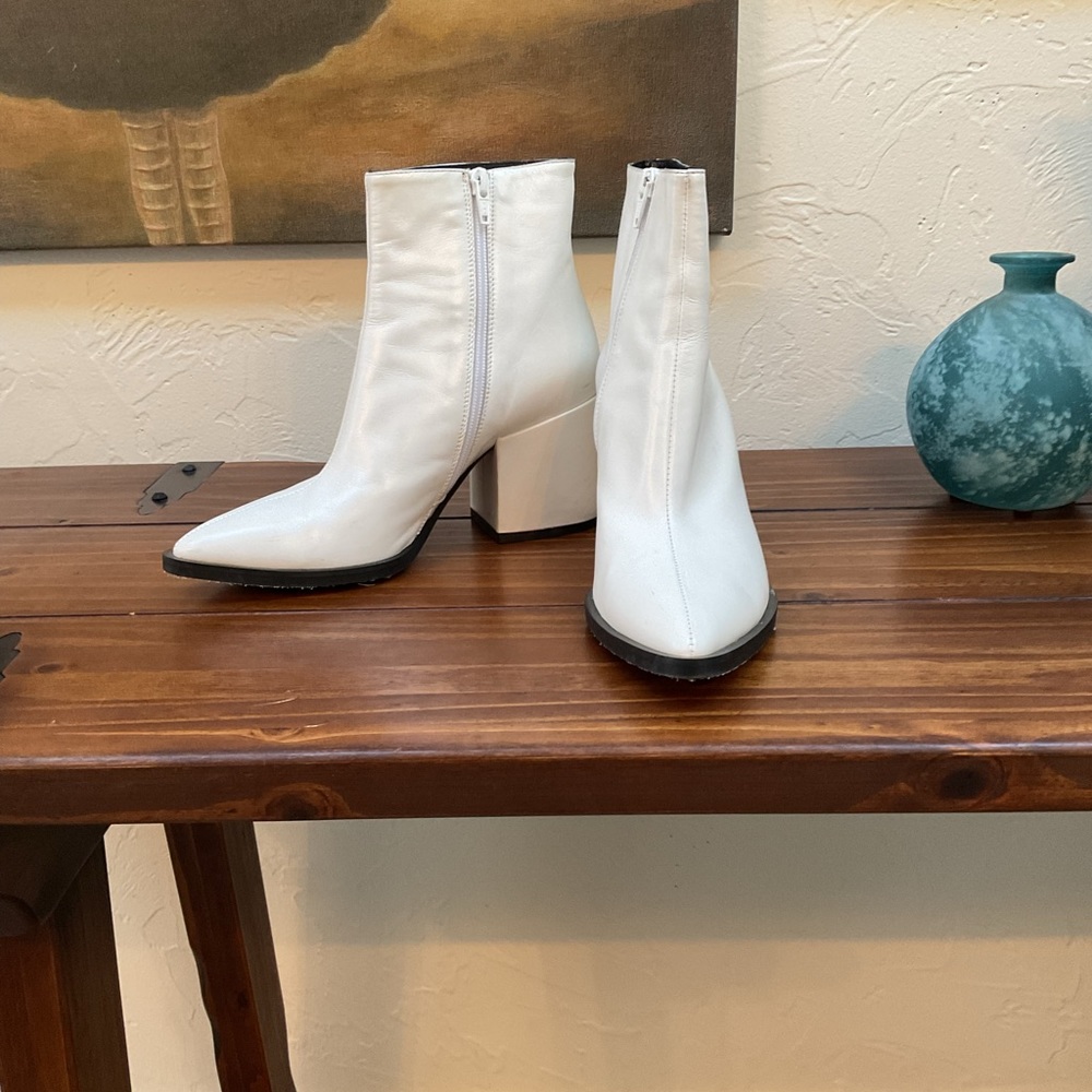 ‼️McQ WHITE BOOTIES by ALEXANDER McQUEEN‼️ - Picture 1 of 13